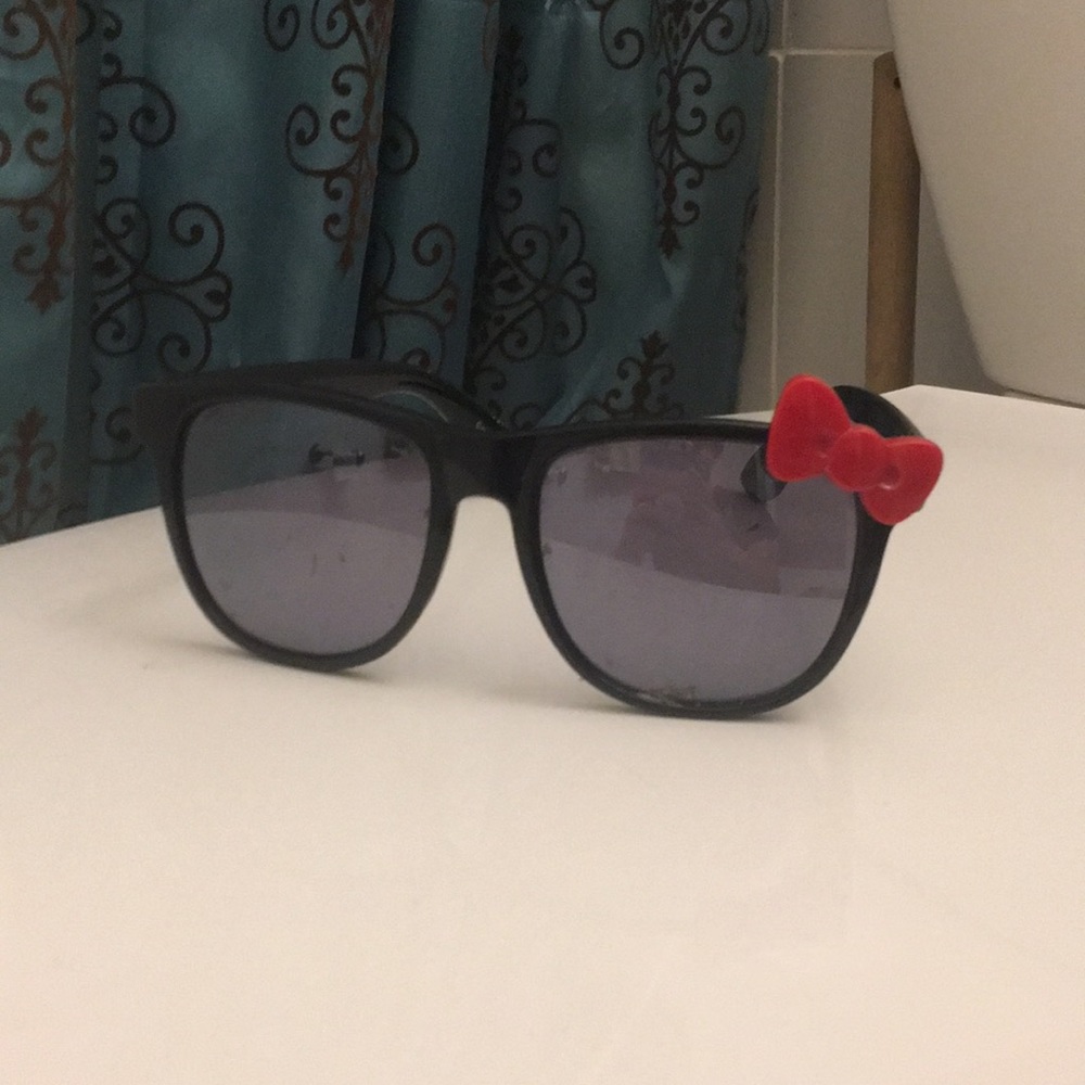 Hello kitty sunglasses